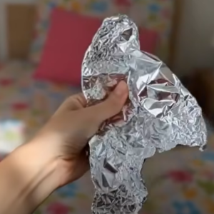 Put aluminum foil under the pillow before going to bed: what happens… See more