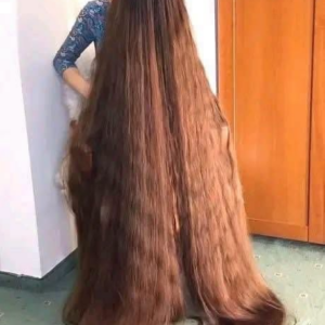 She Didn’t Cut Her Hair for 25 Years—Then She Made a Choice That Left Everyone Stunned