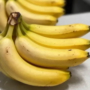 What happens to your blo.od pressure when you eat bananas every day?