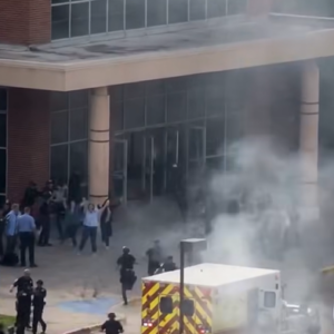 –BREAKING: At least 4 dead, 10 injured af
