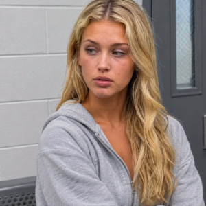 Young Woman Caught in Viral Online Incident Sparks Global Debate on Digital Misinterpretation, Privacy, and the Speed of Social Media Virality
